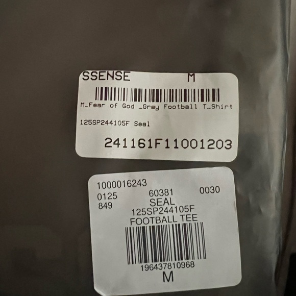 NWT - FEAR OF GOD ESSENTIALS Seal Beige Football T-Shirt in Size: M - Picture 7 of 7